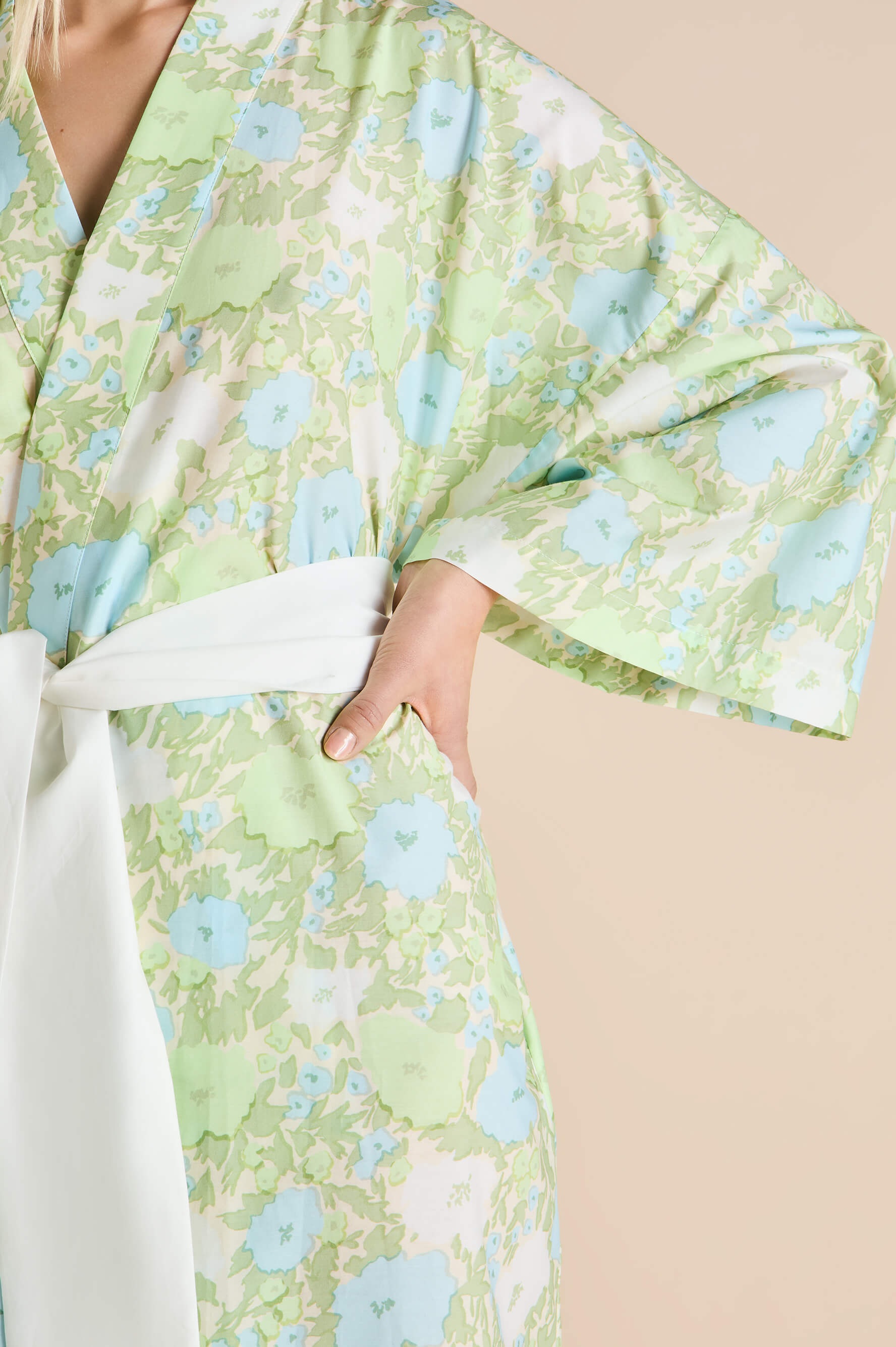 amaya hester green floral robe in cotton-silk 