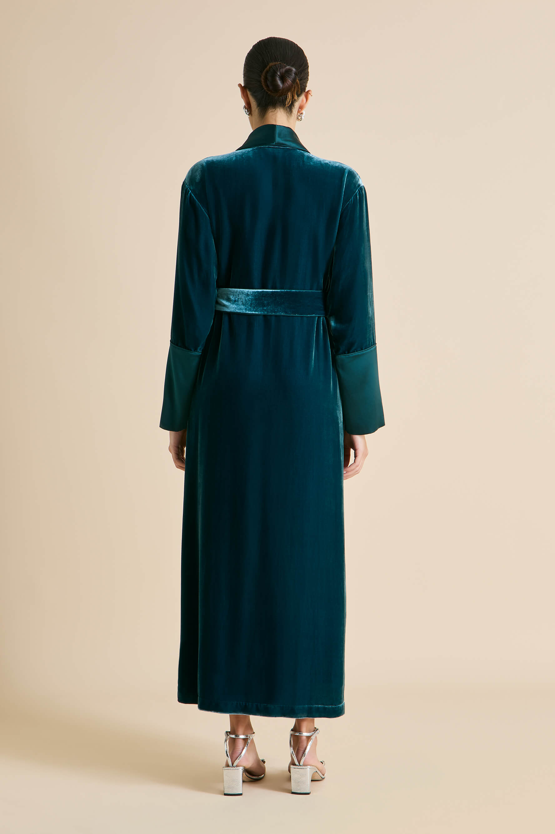 capability ocean blue robe in silk velvet 