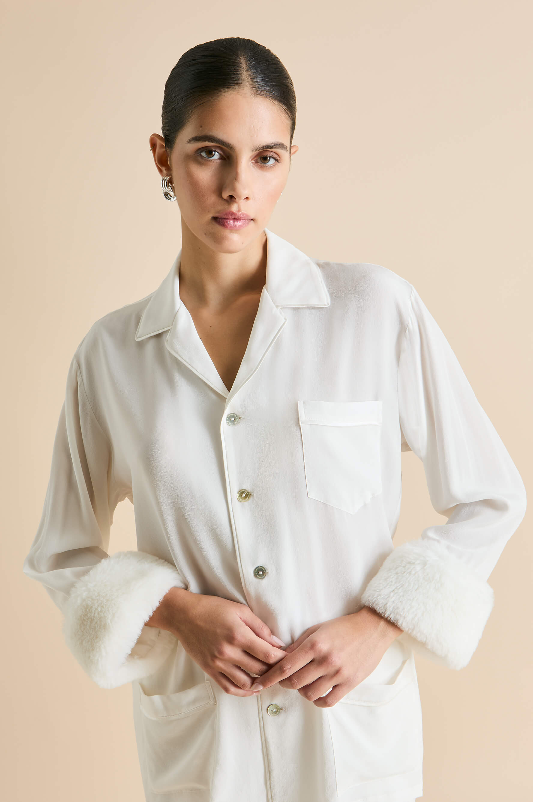 【OLIVIA VON HALLE】wolfe プリント silk-satin pajama set Fifi Snow White Pajamas in Silk Crêpe de Chine | Olivia von