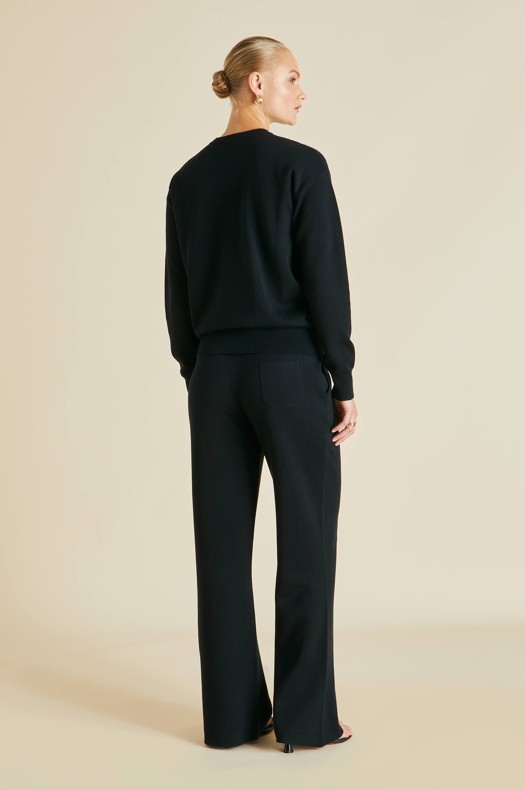 Carmel Berlin Black Tracksuit in Silk-Cashmere