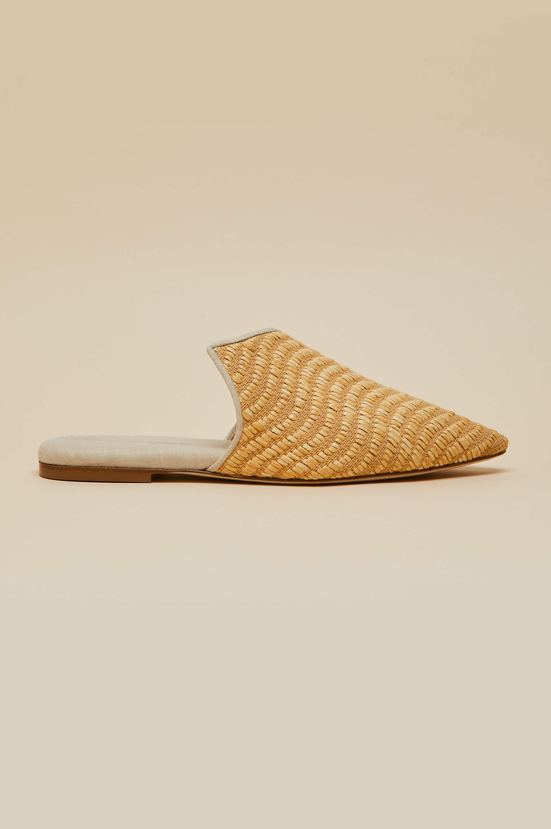 Contessa Roscoe Beige Slippers in Raffia