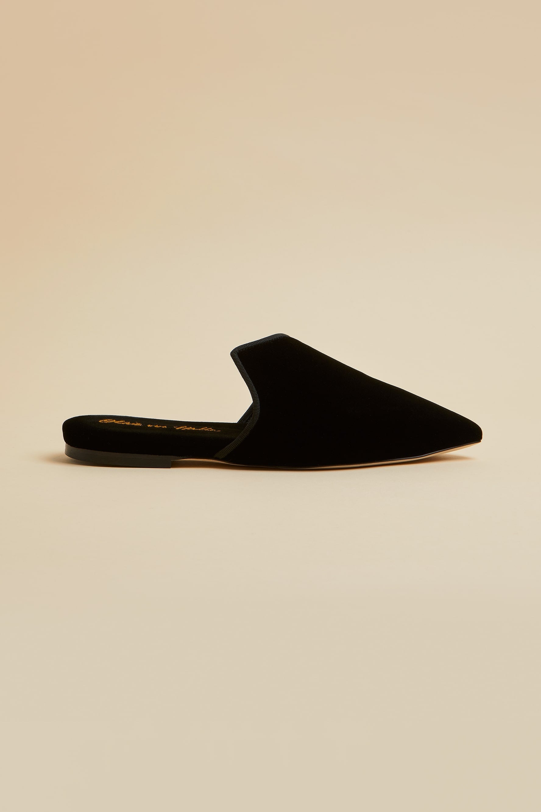 Contessa Verona Black Slippers in Velvet