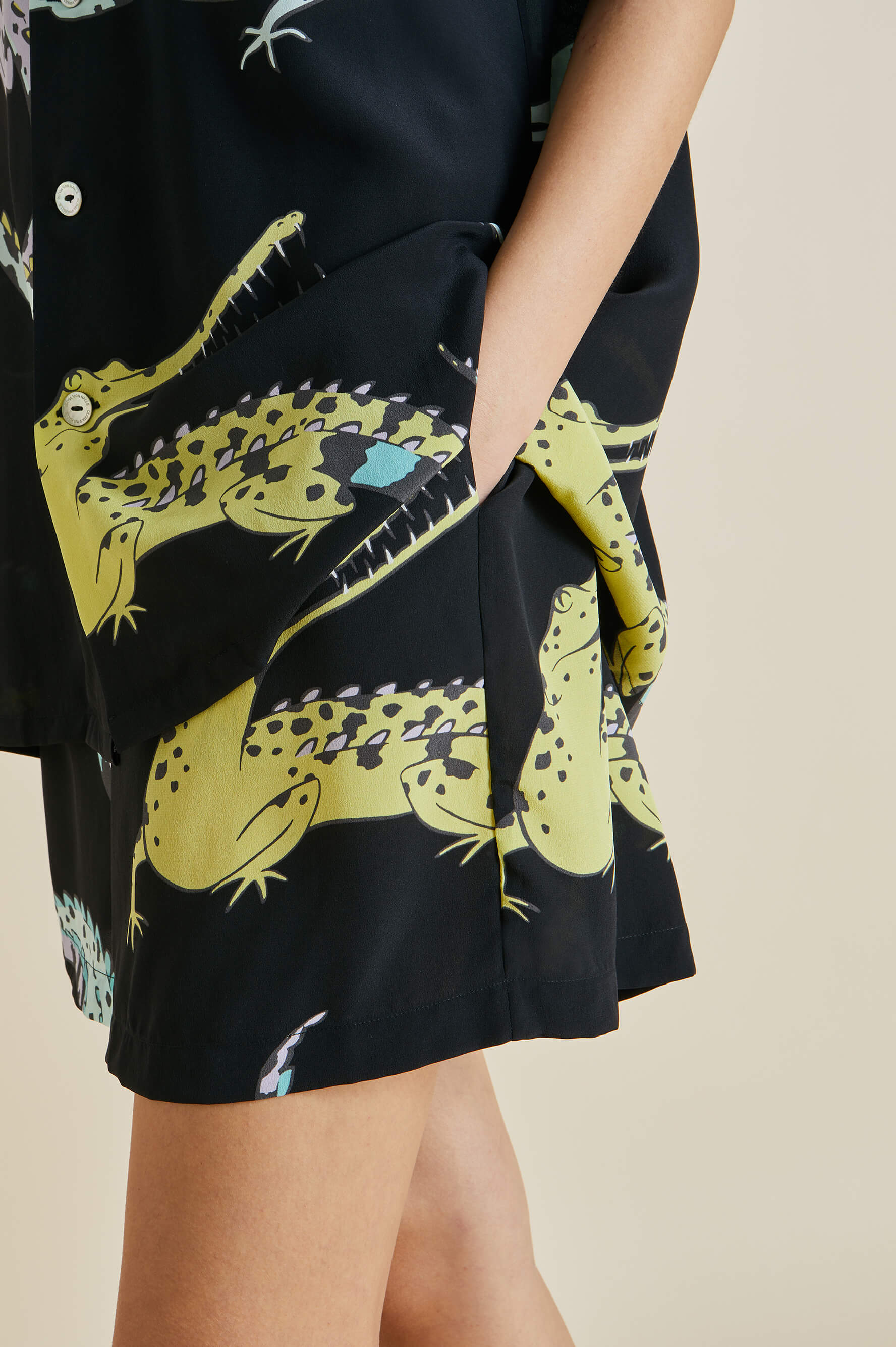 Emeli Sanuk Black Crocodile Silk Crêpe de Chine Pajamas